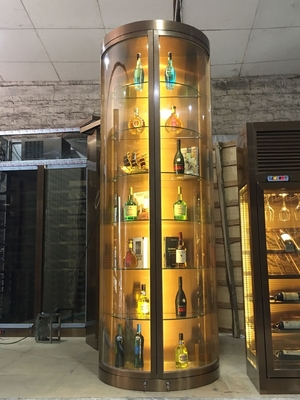 Ekspozytorowa szafka na wino ze stali nierdzewnej w kolorze brązowo-złotym Hairline