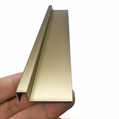 Dobra cena Customized Product PVD Coating Gold Beadblasted 304 Stainless Steel Wall Cladding Panel For Hotel w Internecie