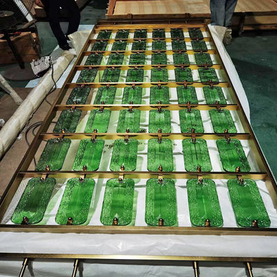 Dobra cena Niestandardowy projekt Szkło zielone kryształowe wnętrze salonu wejściowego w Internecie