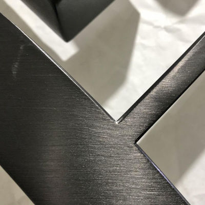 Dobra cena Ozdobne metalowe panele ścienne Hairline Wnętrze pokryte PVD Antiwear w Internecie