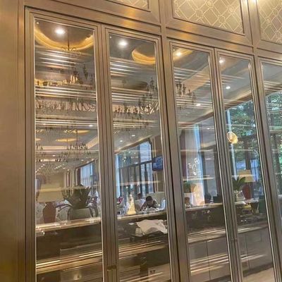 Dobra cena. Nierdzewne szafki na wino ze stali nierdzewnej SUS201 ze szklanymi drzwiami powlekanymi PVD w Internecie