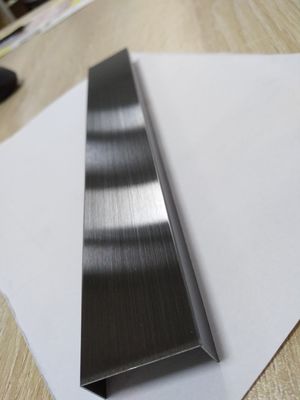 Dobra cena. Złoty, w kształcie litery U, wykończenie bieżnika ze stali nierdzewnej w Internecie