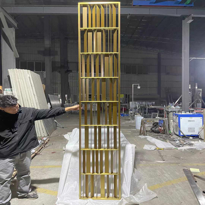 304 Złota powłoka PVD Popularny design Domy Wnętrza Hotelowe Dekoracyjne pomieszczenie Rozdzielacz Modern Partition