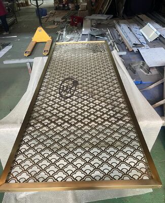 Dobra cena Szczupła konstrukcja ściana z stali nierdzewnej z pokryciem PVD tytanu i lusterka 8k polski dla dzielnika dekoracyjnego przestrzeni w Internecie